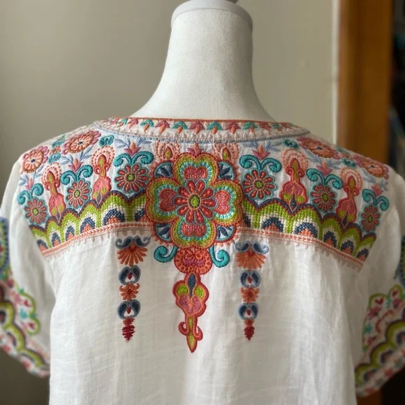 Johnny Was Workshop embroidered blouse NWOT - Picture 5 of 5